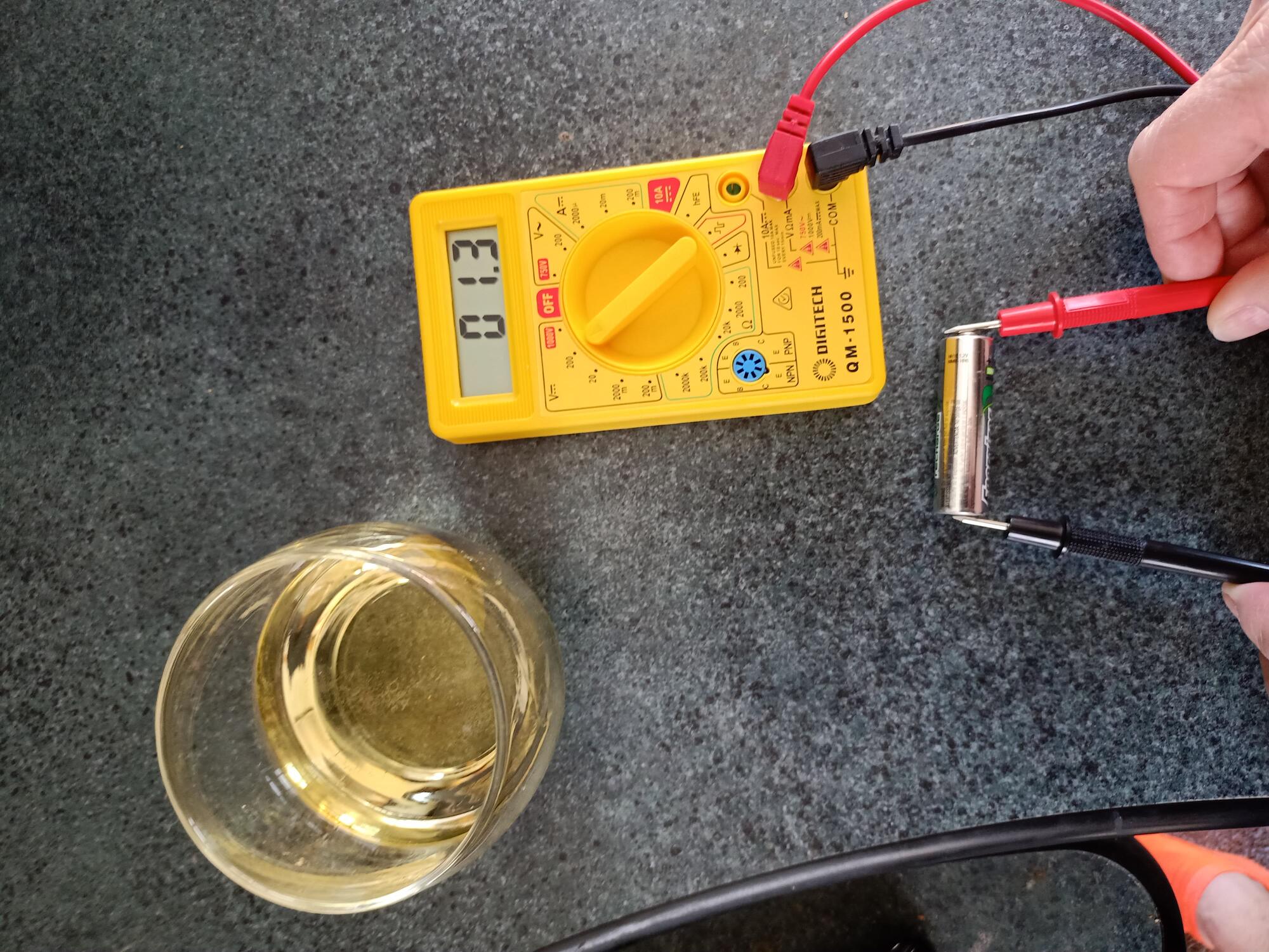 Multimeter voltage.jpg